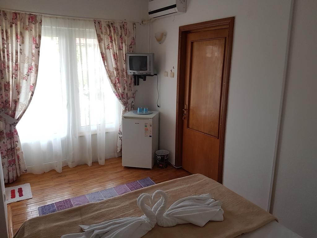 Pensiunea Casa Johnelly Costinesti Buitenkant foto
